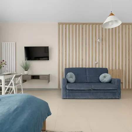 Apartmán Jasne Z Parkingiem & Balkonem, Blisko Plazy By Renters