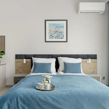 Apartmán Jasne Z Parkingiem & Balkonem, Blisko Plazy By Renters