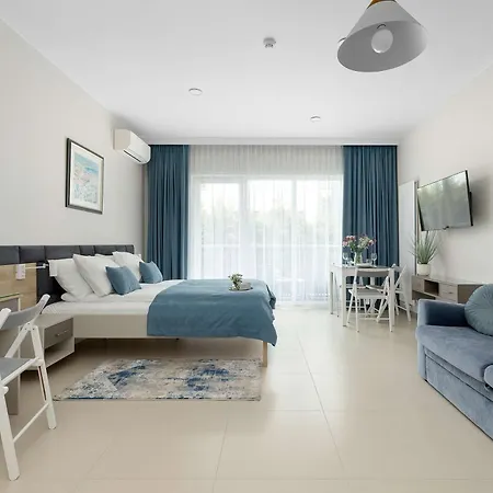 Jasne Z Parkingiem & Balkonem, Blisko Plazy By Renters Apartmán *