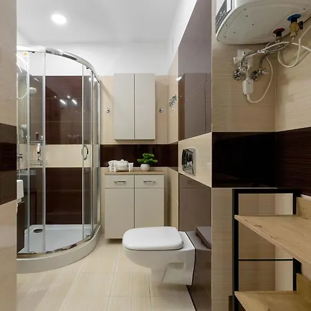 Apartmán Jasne Z Parkingiem & Balkonem, Blisko Plazy By Renters *