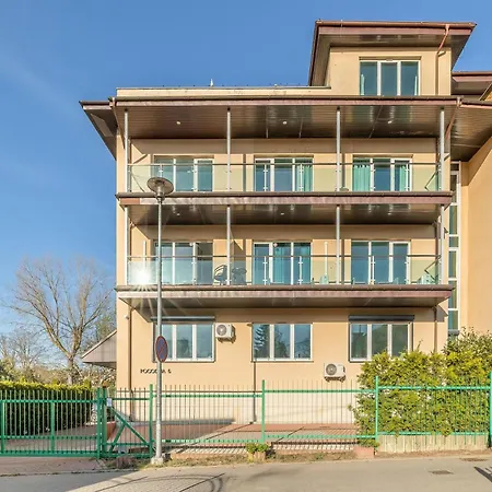 Apartmán Jasne Z Parkingiem & Balkonem, Blisko Plazy By Renters Mielno (Koszalin)